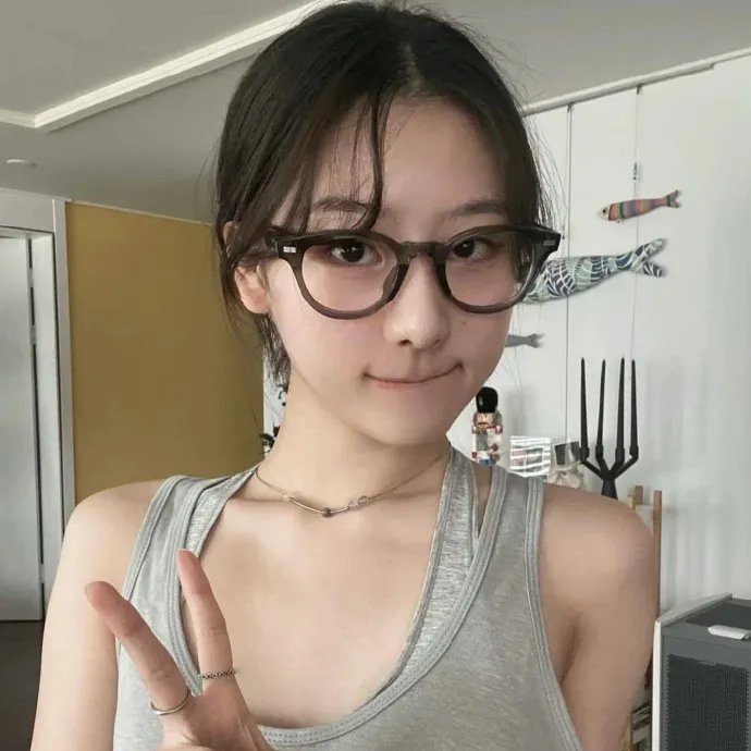 正在缩小的男人